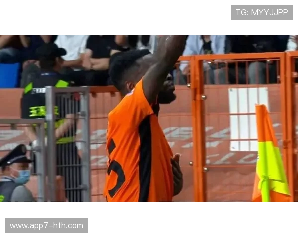 河南队犀利反击 阿奇姆彭速度撕裂防线制造威胁