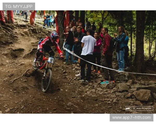 昌平速降赛选手康子鹏：一个月骑一次速降，有效缓解压力